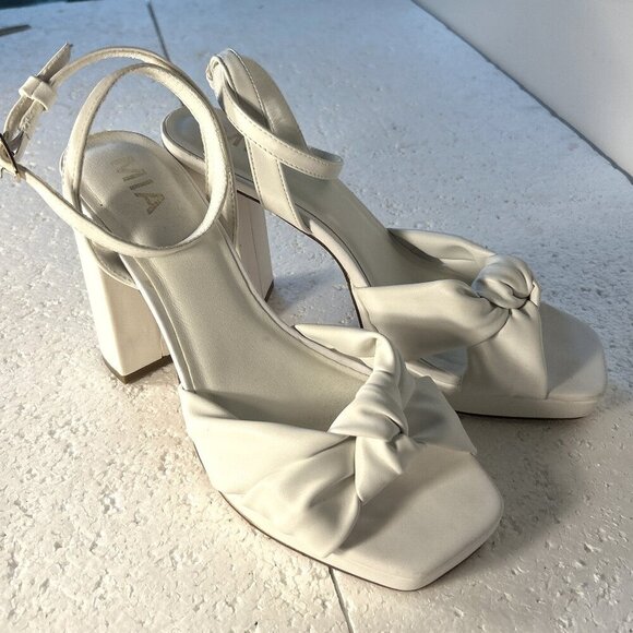 MIA SZ9 Aliciana White Knot Platform Ankle strap block heels Bridal Career Retro - Picture 2 of 10